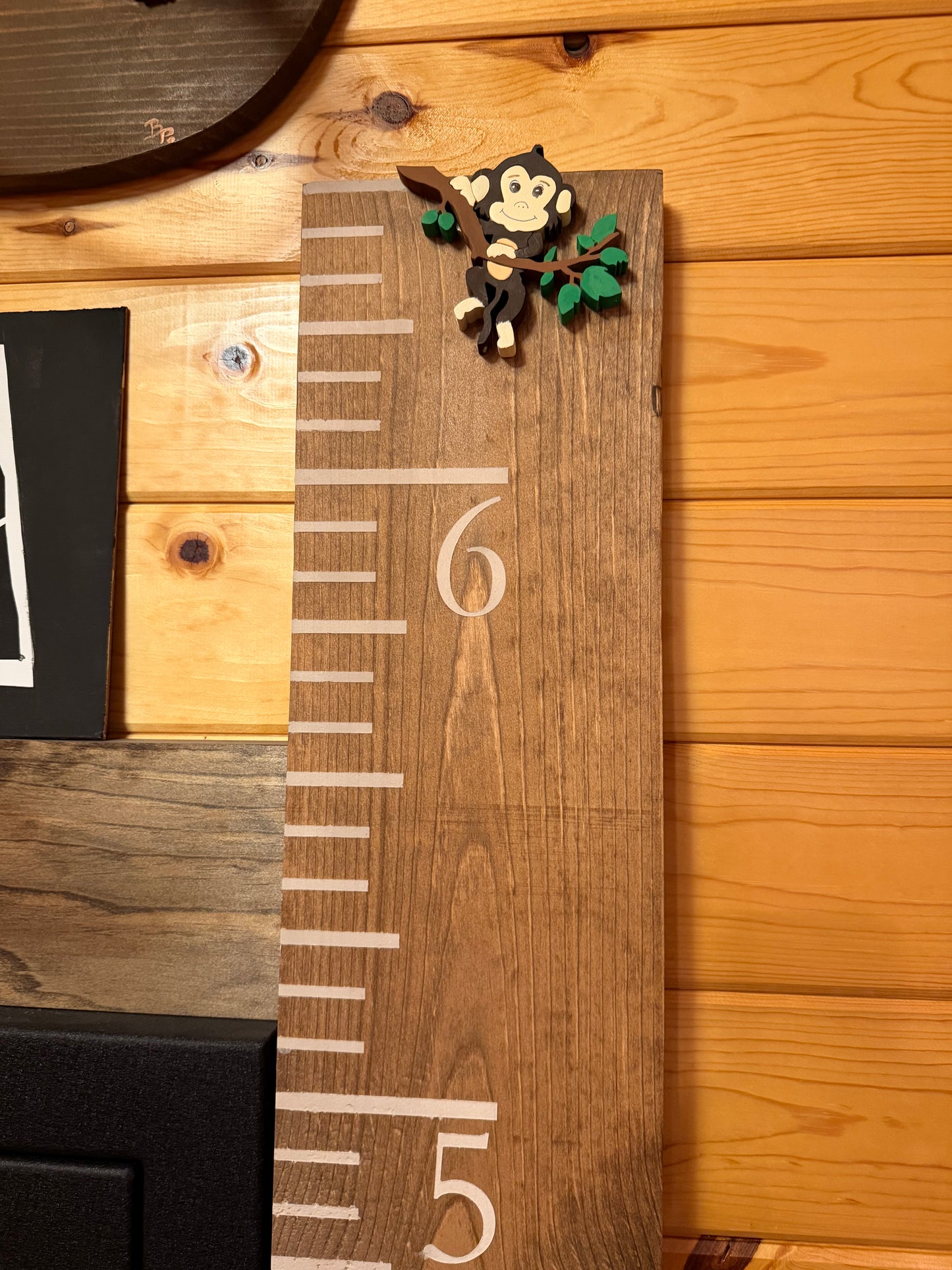 Growth ruler with Giraffe and Swinging Monkey