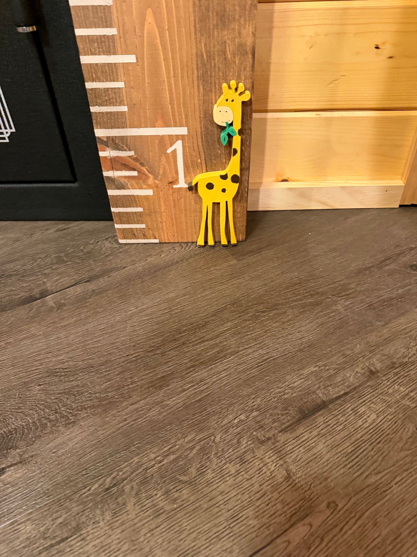 Growth ruler with Giraffe and Swinging Monkey